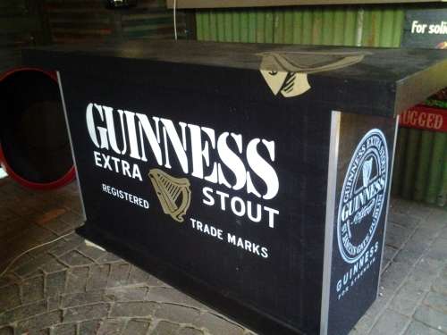 BAR COUNTER GUINESS